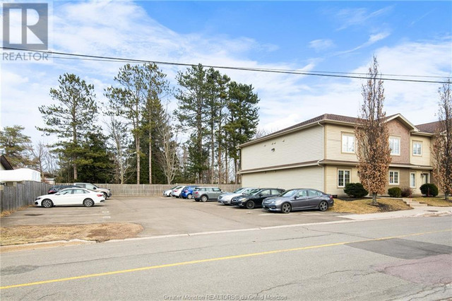98 Pleasant Unit#204 Shediac, New Brunswick in Condos for Sale in Moncton - Image 2