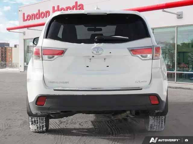 2015 Toyota Highlander LE | Heated Seats | AWD | Power Tailgate in Cars & Trucks in London - Image 6