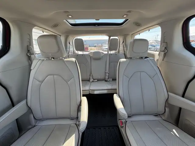 2017 Chrysler Pacifica Limited 7 Passenger | Command Start | Pow5619998410362163228
