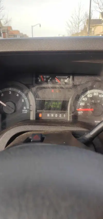 2011 ford e150 4.6 V8 77,000 km (km verifiable, have records) Has $7000 roof mounted solar charging...