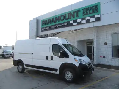 V6 GAS ENGINE, AUTO TRANS, A/C, AM/FM STEREO WITH BLUETOOTH, BACK UP CAMERA WITH BIG SCREEN, POWER W...