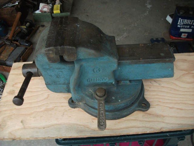 Rare Vintage 5" Heavy Duty Henry Bench Vise in Hand Tools in Belleville