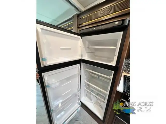 2024 Newmar Bay Star Sport 2912 Gas Full Wall Slide Out+1 more in RVs & Motorhomes in Moncton - Image 27