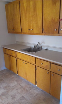 129 Albro Lake Road These large apartments are conveniently located on Albro Lake Road in Dartmouth.... (image 6)