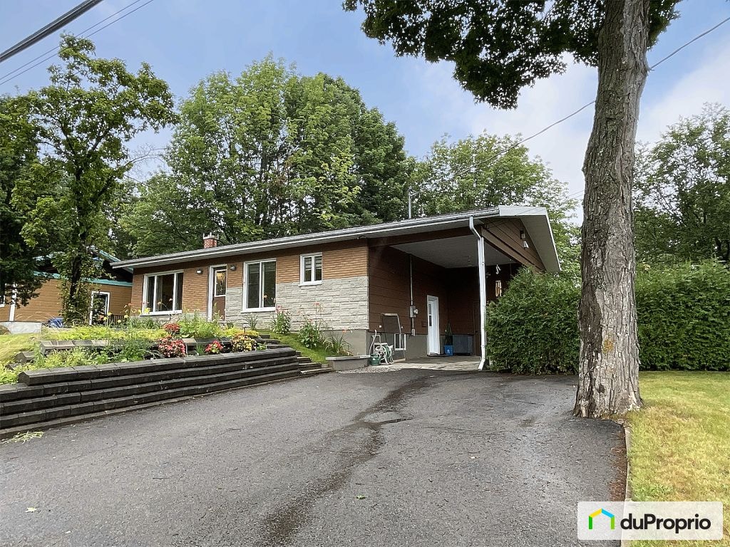 $555,000 - Bungalow for sale in Val-Belair — photo 1