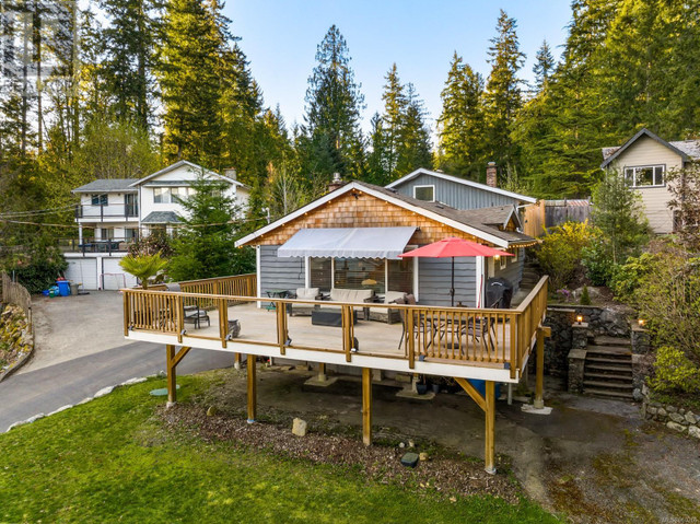 1793 Wellman Rd Shawnigan Lake, British Columbia in Houses for Sale in Victoria - Image 2