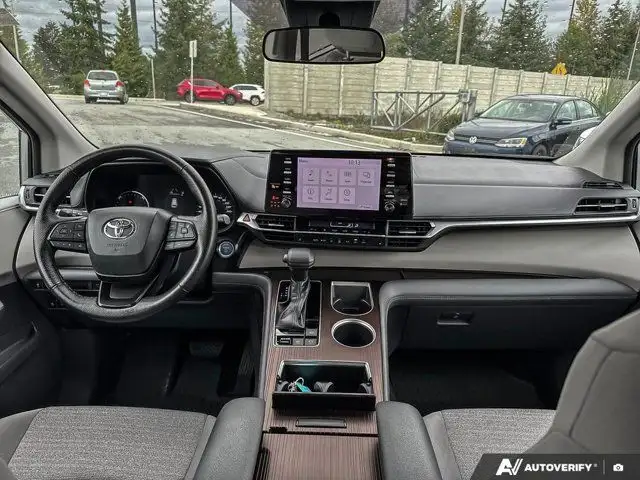 2022 Toyota Sienna LE | Cross-Traffic Alert | Heated Seats in Cars & Trucks in Tricities/Pitt/Maple - Image 11