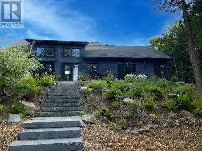 TURTLE LAKE EXECUTIVE LAKE HOUSE for the Discriminating Buyer! 300 ft of prime easy access shoreline...