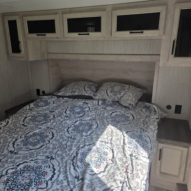 2023 SIERRA 3440BH-LUXURIOUS 2 BEDROOM LOFT,1.5 BATH,FINANCING! in Travel Trailers & Campers in Ottawa - Image 28