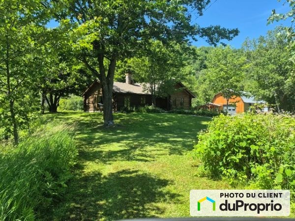 $1,675,000 - Villa for sale in Huberdeau — photo 1