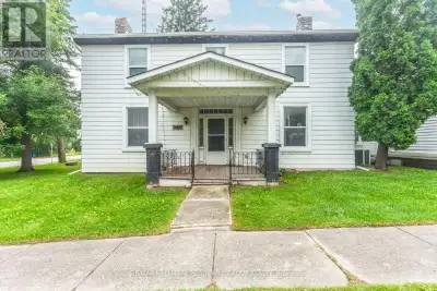 LEASE OVER 2,100 SQ FT OF CENTURY-HOME CHARM WITH 4 BEDROOMS, AMPLE PARKING & EASY ACCESS TO COMMUTE...