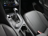 Eye-catching 19â€‘inch Auckland black alloy wheels and blackedâ€‘out exterior styling elements give... (image 9)