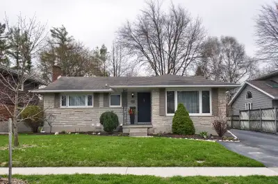 $2300/month - Kitchener, ON