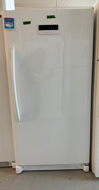 9506-Congélateur Vertical Frigidaire Blanc 33" white freezer sin