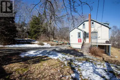 Located at the end of Knollwood Lane just off Quarry Road in Armdale, 19/21 Knollwood Lane presents...