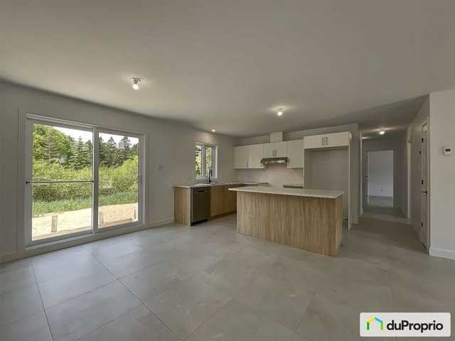 $379,900 - Bungalow for sale in Shawinigan (Grand-Mère) — photo 2
