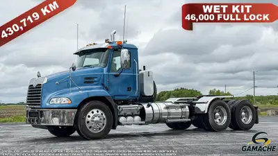 Heavy truck - # STOCK: C-36856 2016 MACK CXU613 PINNACLE CAMION DE VILLE / WET KIT 2016 MACK CXU613...