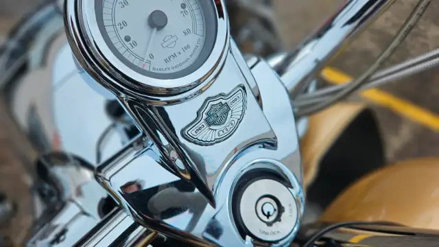 2003 Harley Davidson Road King CVO 103 - Anniversary Edition in Street, Cruisers & Choppers in Edmonton - Image 13