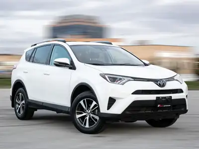 2018 Toyota Rav4 LE PKG AWD White Exterior on Black Interior comes with Back up Camera ,Heated seats...