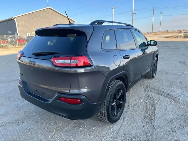 2017 Jeep Cherokee in Cars & Trucks in Winnipeg - Image 6