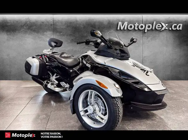 2010 CAN AM SPYDER RS SM5 in Sport Touring in Laval / North Shore - Image 3
