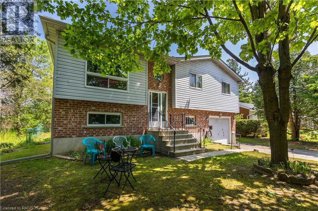 517 ELIZABETH Street Hepworth, Ontario in Houses for Sale in Owen Sound - Image 2