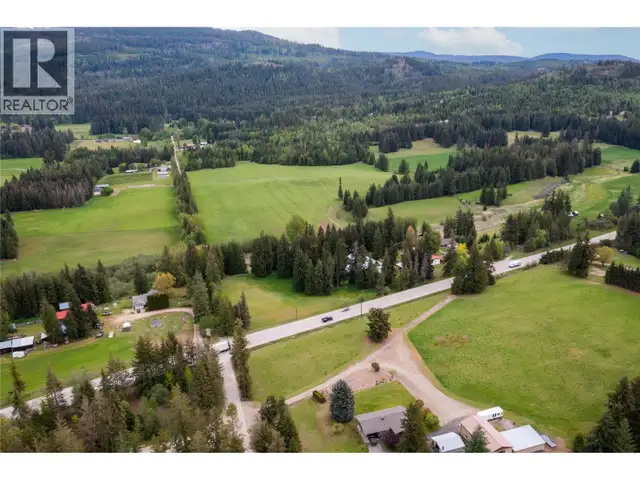 2240 97B Highway SE Salmon Arm, British Columbia in Houses for Sale in Kamloops - Image 40