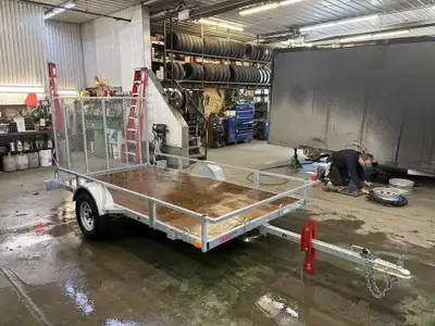 REMORQUE K-TRAIL NEUVE GALVANISER VTT 68'' X 123'' 1 ESSIEUX DE 3500LBS VERIN A ROULETTE 6 ANCRAGES...