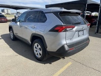 *Vehicle history form conveniently located in vehicle photos. AMVIC LICENSED DEALER ... Engine: Regu... (image 3)