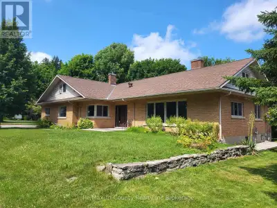 You will absolutely love this one-of-a-kind, lakeview property! Exceptionally well built custom bric...