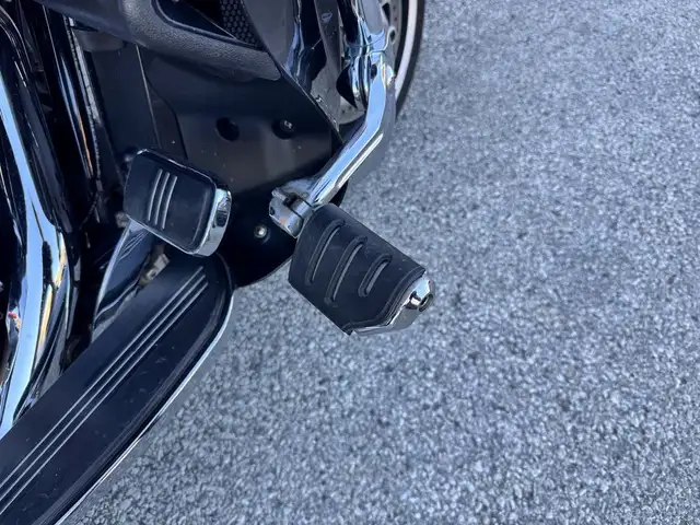 2017 Harley-Davidson Street Glide Special **SCREAMIN' EAGLE PIPE in Sport Touring in Markham / York Region - Image 22