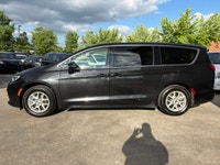 2023 CHRYSLER PACIFICA TOURING -BLACK ON BLACK LEATHER INTERIOR / ALLOY WHEELS / POWER SLIDING DOORS... (image 1)