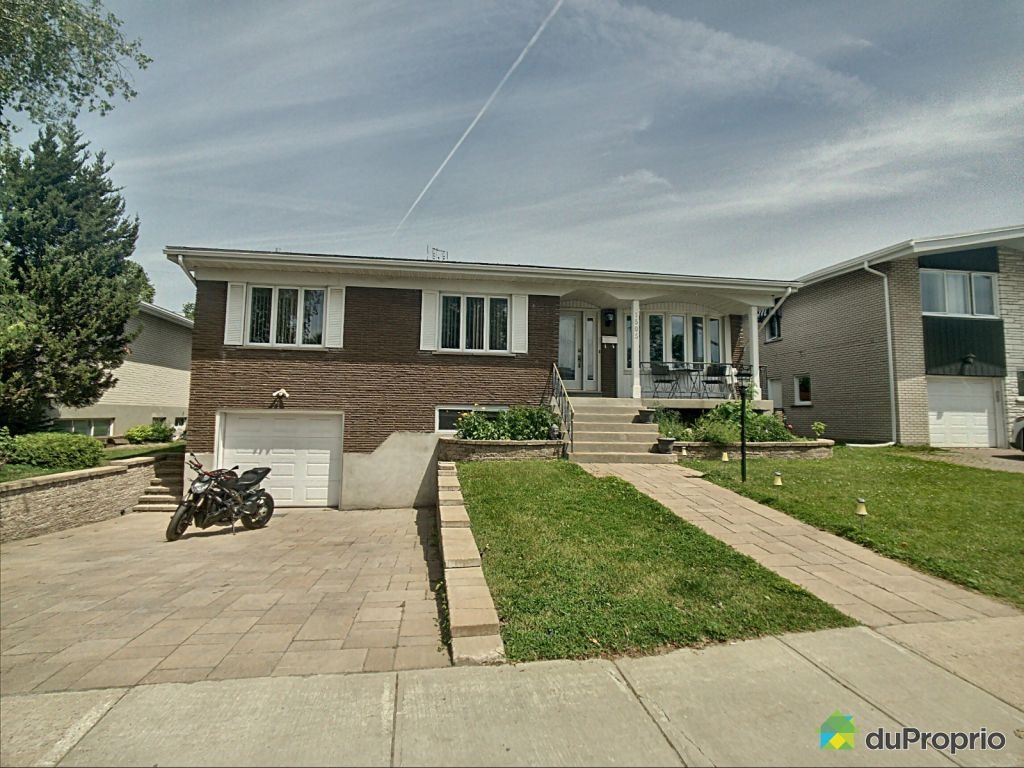 $839,000 - Bungalow for sale in Chomedey — photo 1