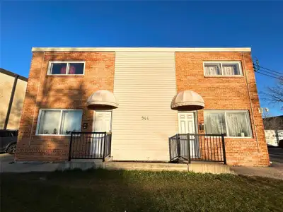 2G//Winnipeg/Showings start now. Offers as received. Don't miss this bright and affordable 2-storey...