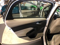 HATCHBACK ........ ELECTRIC ......... LEATHER INT. ......... AUTOMATIC ....... A/C ......... NAVIGAT... (image 9)