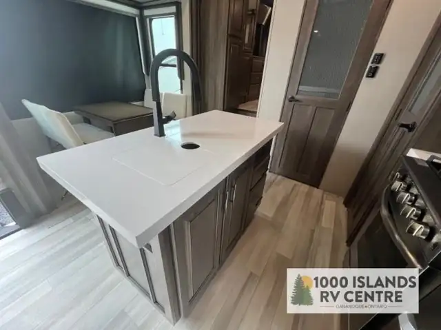 2023 Grand Design Solitude 380FL in Travel Trailers & Campers in Kingston - Image 22
