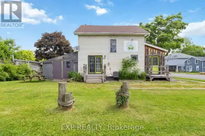 105 MARKET STREET E Norfolk, Ontario