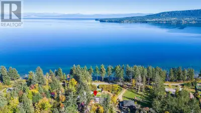 Magnificent Denman Island retreat: elegant home & income from lifestyle business! Spans 1.93 cleared...