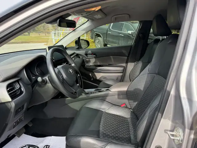 2020 Toyota C-HR Limited LIMITED| NO ACCIDENTS| LOW KM in Cars & Trucks in Markham / York Region - Image 5