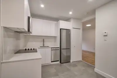 Renovated Akelius one bedroom apartment for rent. Located near Sherbrooke Street and Mariette Avenue...