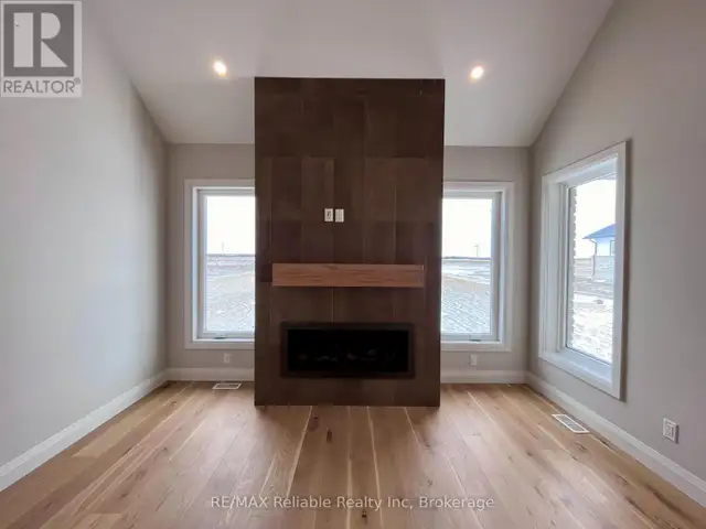73590 IRENE CRESCENT Bluewater (Hay), Ontario in Houses for Sale in Grand Bend - Image 19