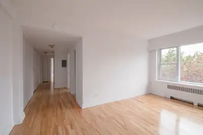 renovated 2 beds 2 baths apartment near Green Avenue - ID 3917