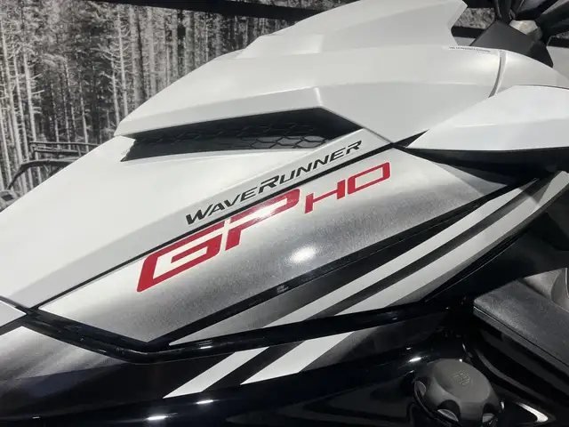 2024 Yamaha WAVERUNNER GP 1900R H.O AUDIO **A L'ETAT NEUF!!** in Personal Watercraft in Laval / North Shore - Image 8