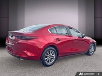 2021 Mazda Mazda3 La Mazda3 GS 2021 offre un excellent équilibre entre style, confort et performance... (image 4)