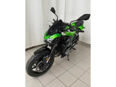 Excel Moto 2018 Kawasaki zr900 Kawasaki zr900 2018 KAWASAKI ZR900 2018 VERT Prix incluant les frais...