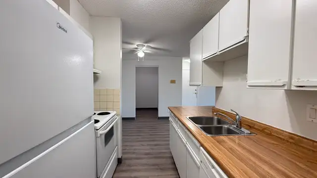 Classic & Spacious 1 Bed 1 Bath - HEAT INCLUDED starts at $129563849108493315121