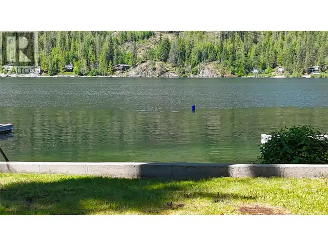 189 Alpine Road Christina Lake, British Columbia in Houses for Sale in Penticton - Image 5