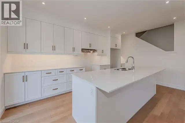 366 ROBERT WOOLNER Street Ayr, Ontario in Houses for Sale in Kitchener / Waterloo - Image 5