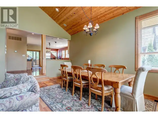 8115 MUIRFIELD CRESCENT Whistler, British Columbia in Condos for Sale in Whistler - Image 9