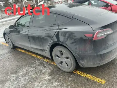 NO ACCIDENTS / CLEAN CARFAX / 1 OWNER / Power Tailgate/Hatch, Auto Dimming Rearview Mirror, Front He...